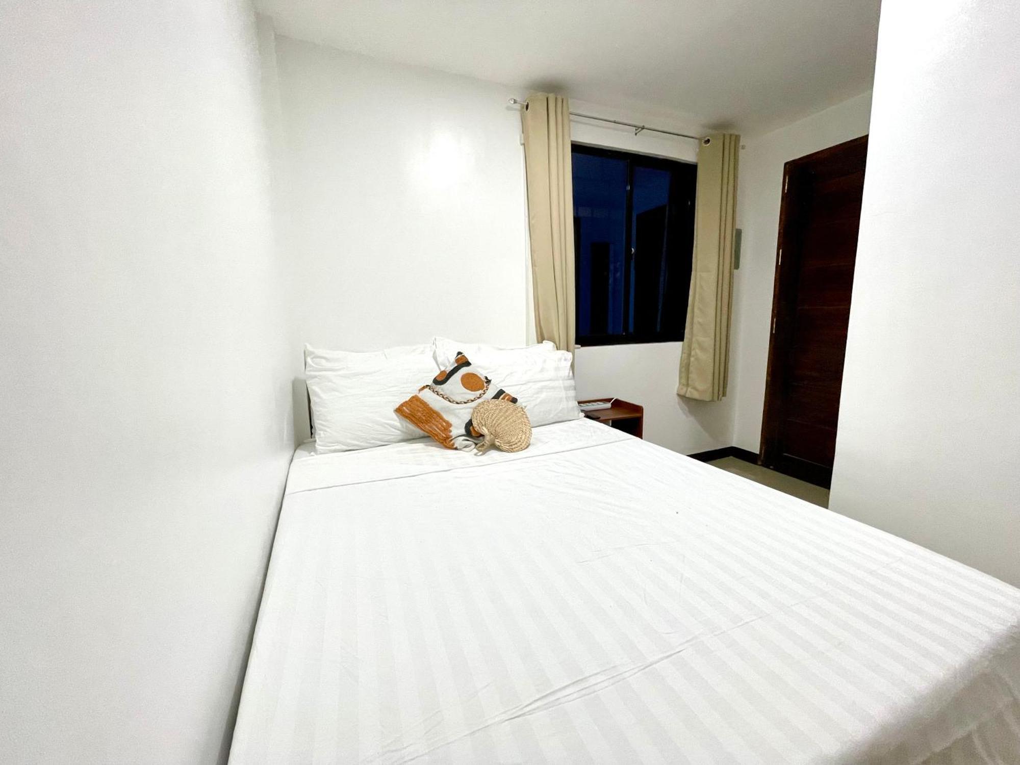 Namal Apartelle - Free Scooter & Gym Access El Nido Exteriör bild